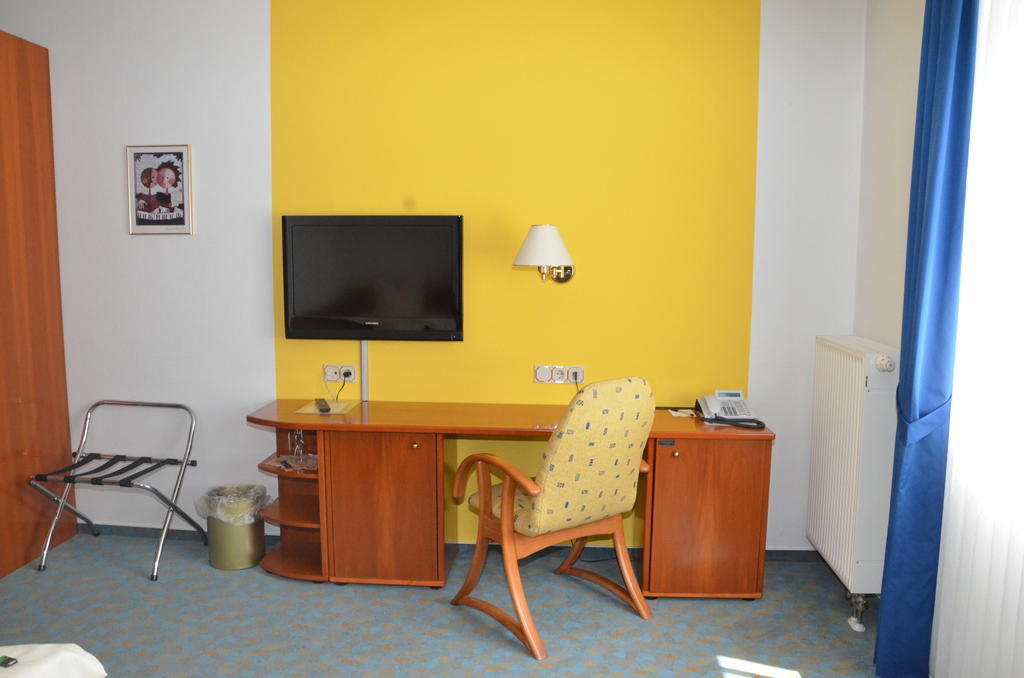 Central Inn Hotel garni Eppelborn Exteriör bild