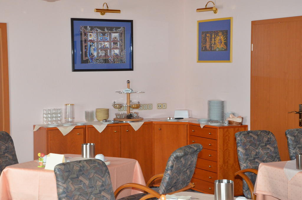 Central Inn Hotel garni Eppelborn Exteriör bild